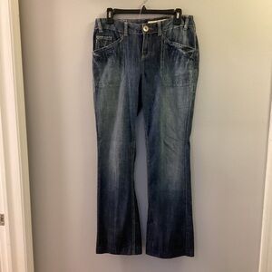 DKNY Soho lightweight denim jeans Woman’s size 6 light/medium wash
